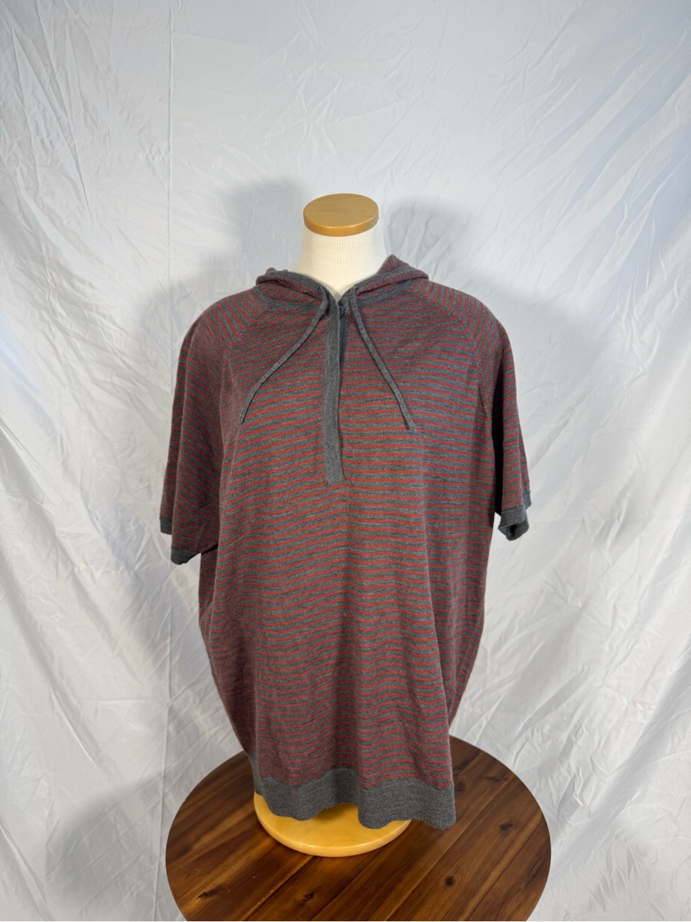 Eileen Fisher Short-Sleeve Hooded Knit Shirt in Red and Gray